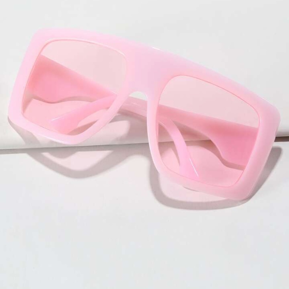 Bubble gum pink sunglasses